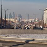 photo de Moscou - Oktyabrskaya: vue de Krymsky Val Street avec au fond la City