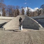 jardin neskuchny une statue de scaphandrier